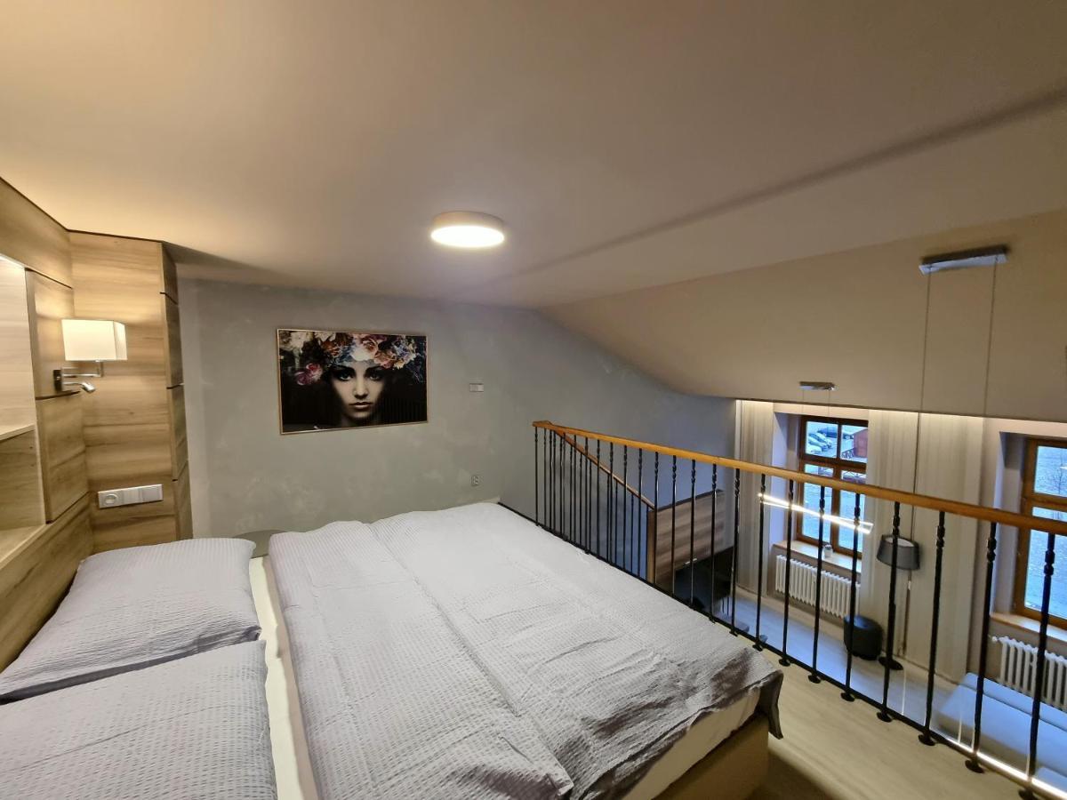 Apartmany Etenia กาดาญ ภายนอก รูปภาพ